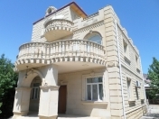 Satılır 5 otaqlı 307 m2 bağ evi Novxanı