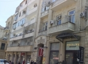Satılır 2 otaqlı 35 m2 köhnə tikili ISR Plaza
