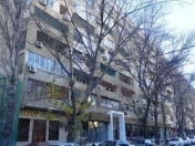 Satılır 3 otaqlı 85 m2 köhnə tikili Yasamal parkı