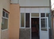Satılır 3 otaqlı 82 m2 həyət evi İnşaatçılar m.