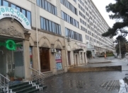 Satılır 2 otaqlı 60 m2 köhnə tikili Ayna Sultanova heykəli