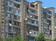 Satılır 4 otaqlı 100 m2 köhnə tikili Zərifə Əliyeva adına park