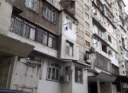 Satılır 4 otaqlı 100 m2 köhnə tikili İnşaatçılar m.