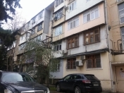 Satılır 2 otaqlı 85 m2 köhnə tikili 8 mkr