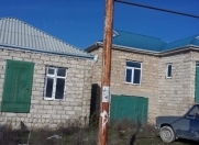 Satılır 4 otaqlı 100 m2 həyət evi Binə