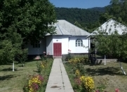 İcarəyə verilir 3 otaqlı 130 m2 yeni tikili Qəbələ