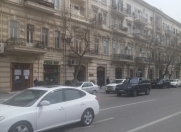 İcarəyə verilir 2 otaqlı 65 m2 köhnə tikili 28 May m.