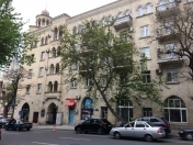 Satılır 3 otaqlı 73 m2 köhnə tikili Dövlət Statistika Komitəsi