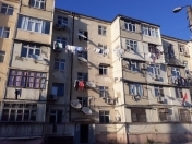 Satılır 2 otaqlı 55 m2 köhnə tikili Ayna Sultanova heykəli