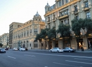 Satılır 4 otaqlı 120 m2 köhnə tikili Sahil m.