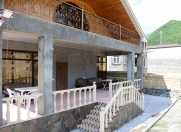 İcarəyə verilir 4 otaqlı 350 m2 villa Qax