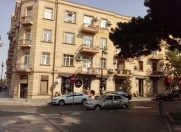 Satılır 5 otaqlı 125 m2 köhnə tikili Four Seasons otel