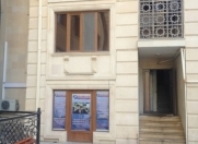 İcarəyə verilir 2 otaqlı 30 m2 ofis İçəri Şəhər m.