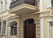 Satılır 4 otaqlı 70 m2 köhnə tikili Sahil m.