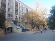 Satılır 1 otaqlı 36 m2 köhnə tikili Xalqlar Dostluğu m.