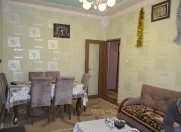 Satılır 4 otaqlı 101 m2 köhnə tikili 8 km