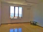 Satılır 2 otaqlı 70 m2 yeni tikili Qara Qarayev m.