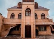 Satılır 6 otaqlı 350 m2 villa Nəsimi bazarı