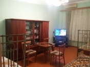 Satılır 2 otaqlı 60 m2 köhnə tikili 8 mkr