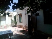 Satılır 4 otaqlı 1 m2 həyət evi Saray