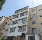 Satılır 2 otaqlı 50 m2 köhnə tikili 1 mkr