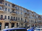 İcarəyə verilir 4 otaqlı 200 m2 ofis 28 May m.