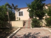 Satılır 4 otaqlı 170 m2 həyət evi Y.Günəşli