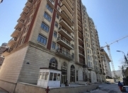 Satılır 4 otaqlı 233 m2 yeni tikili Zabitlər parkı