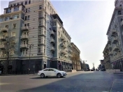 Satılır 4 otaqlı 110 m2 köhnə tikili Sahil m.