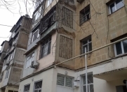 Satılır 3 otaqlı 60 m2 köhnə tikili Xalqlar Dostluğu m.