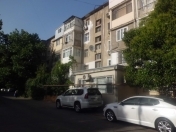 Satılır 1 otaqlı 35 m2 köhnə tikili Elmlər Akademiyası m.