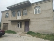 İcarəyə verilir 3 otaqlı 280 m2 həyət evi Savalan