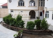 İcarəyə verilir 3 otaqlı 120 m2 həyət evi Şəki