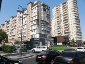 İcarəyə verilir 4 otaqlı 120 m2 köhnə tikili Gənclik m.