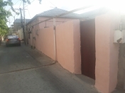 Satılır 2 otaqlı 38 m2 həyət evi İnşaatçılar m.