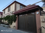 Satılır 5 otaqlı 200 m2 həyət evi Badamdar
