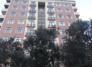 Satılır 2 otaqlı 85 m2 yeni tikili Memar Əcəmi m.