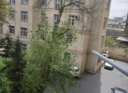 Satılır 2 otaqlı 65 m2 köhnə tikili Çin səfirliyi