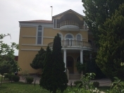 İcarəyə verilir 6 otaqlı 300 m2 bağ evi Novxanı