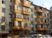 Satılır 2 otaqlı 56 m2 köhnə tikili Memar Əcəmi m.