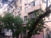 Satılır 2 otaqlı 50 m2 köhnə tikili Memar Əcəmi m.