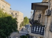 Satılır 3 otaqlı 118 m2 köhnə tikili Sahil m.