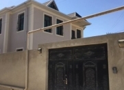Satılır 5 otaqlı 200 m2 həyət evi Bakıxanov