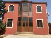 Satılır 11 otaqlı 380 m2 həyət evi Bakıxanov