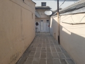 Satılır 5 otaqlı 300 m2 həyət evi Xutor