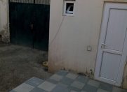 Satılır 2 otaqlı 64 m2 həyət evi Elit ticarət mərkəzi