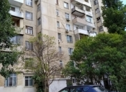 Satılır 5 otaqlı 105 m2 köhnə tikili Neapol dairəsi