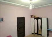 Satılır 5 otaqlı 2040 m2 həyət evi Saray