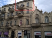 Satılır 4 otaqlı 130 m2 köhnə tikili Səməd Vurğun parkı