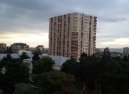 Satılır 5 otaqlı 110 m2 köhnə tikili Həzi Aslanov m.